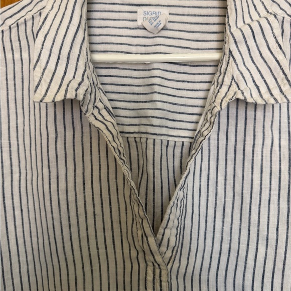 Sigrid Olsen 100% linen White Shirt with Blue Pinstripes - Picture 4 of 9